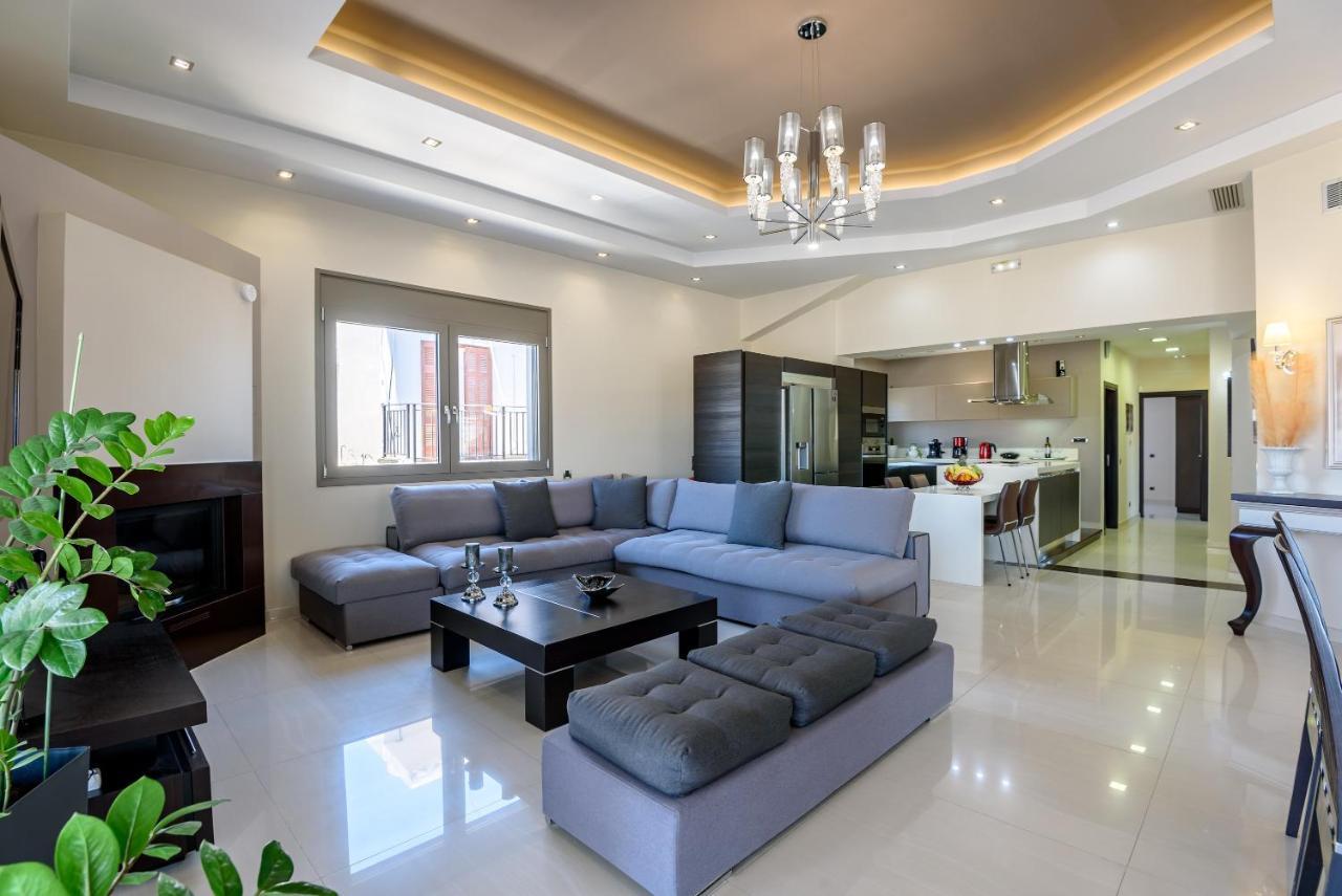 Luxury Villa In City Center With Rooftop Swimming Pool Chania  Eksteriør billede