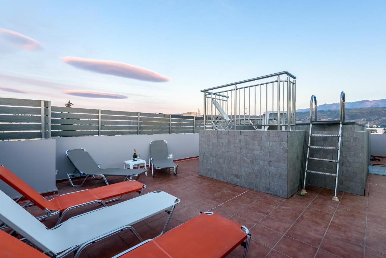 Luxury Villa In City Center With Rooftop Swimming Pool Chania  Eksteriør billede