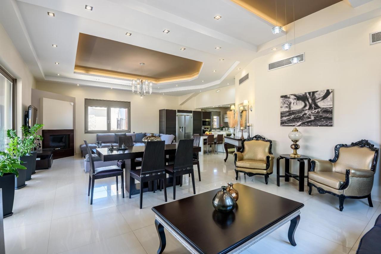 Luxury Villa In City Center With Rooftop Swimming Pool Chania  Eksteriør billede