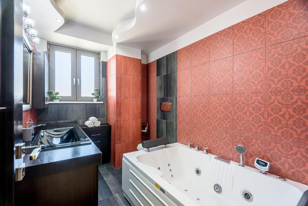 Luxury Villa In City Center With Rooftop Swimming Pool Chania  Eksteriør billede