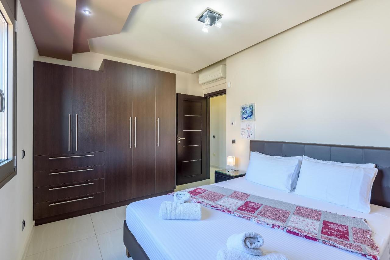 Luxury Villa In City Center With Rooftop Swimming Pool Chania  Eksteriør billede